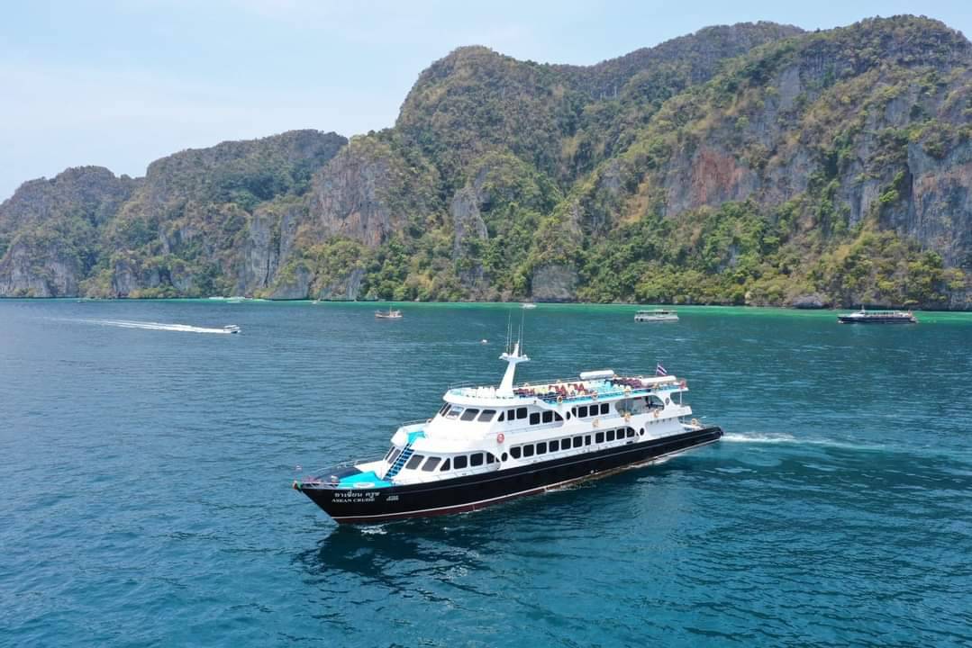 FERRY  TO  PHI PHI ISLAND BY PHI PHI CRUISER